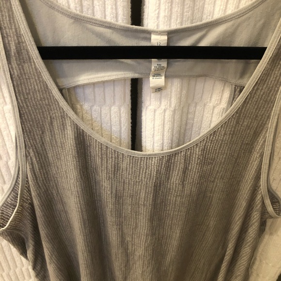 Lululemon Tank - Picture 3 of 5